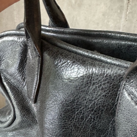Aimee Kestenberg cracked leather bag - Picture 7 of 8